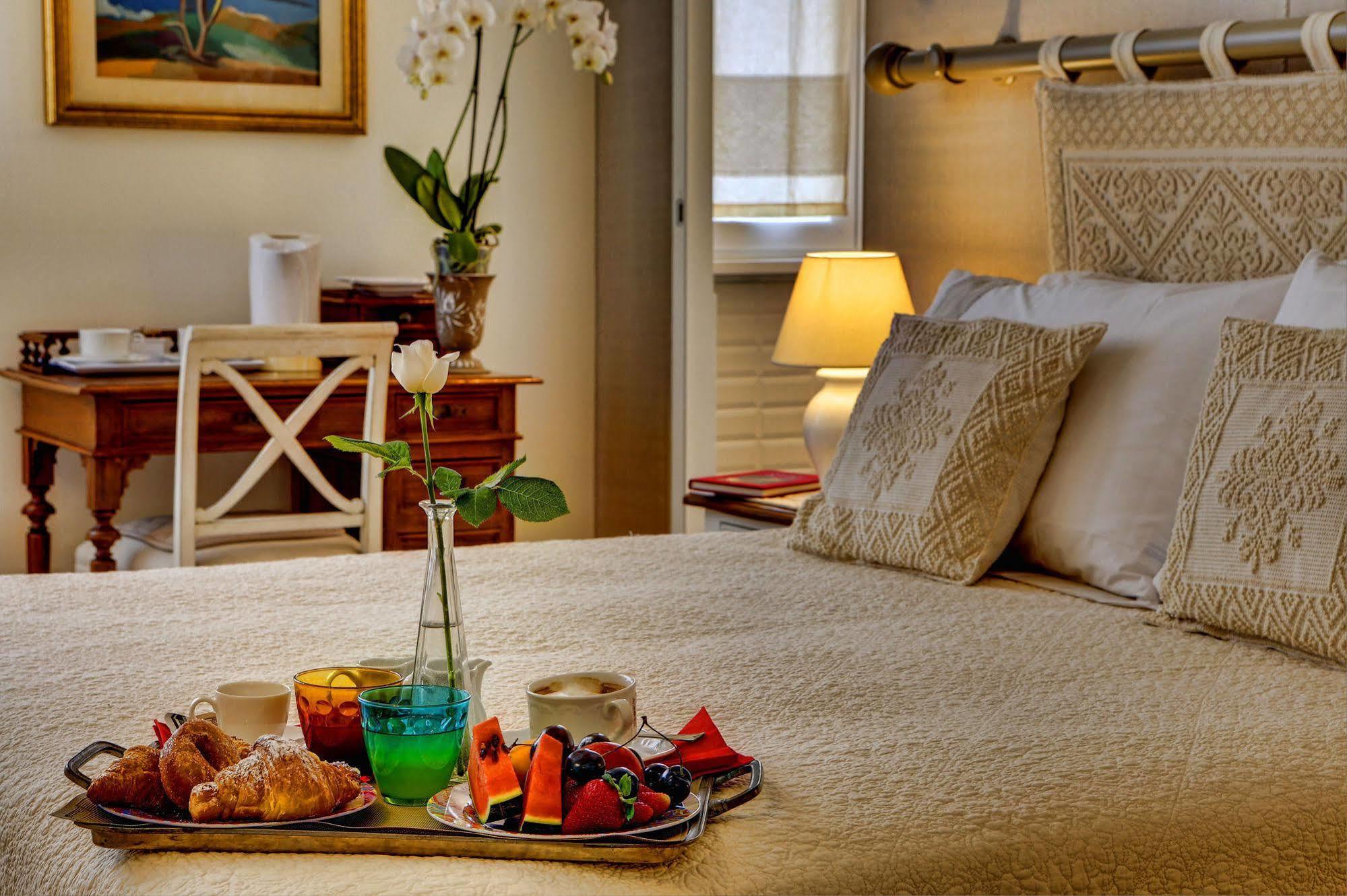 Casa Sotgiu Guest House Roma Ngoại thất bức ảnh